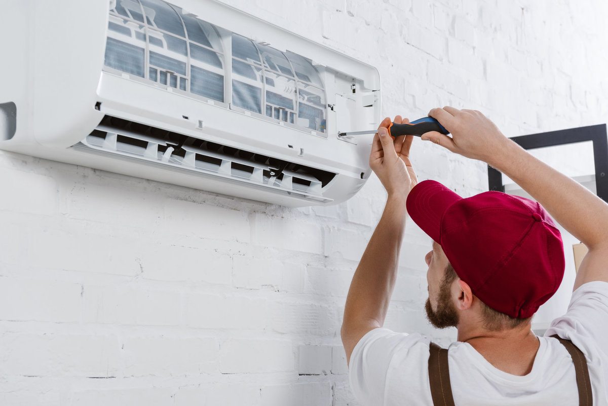 Air conditioner repair service 1